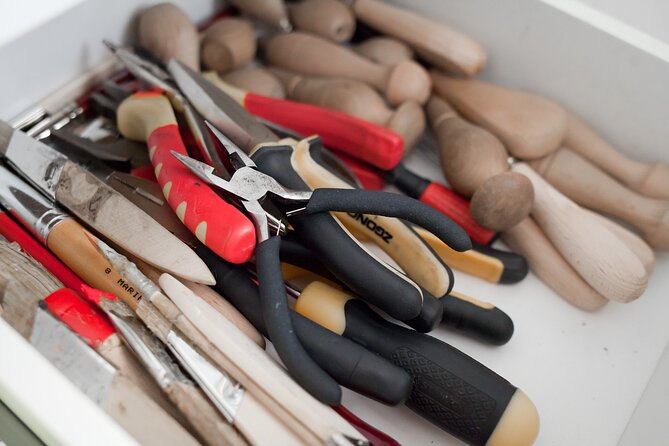 Create a unique leather accessory in downtown Budapest! - Tools, Tablet Tutorial, and Instructor Support