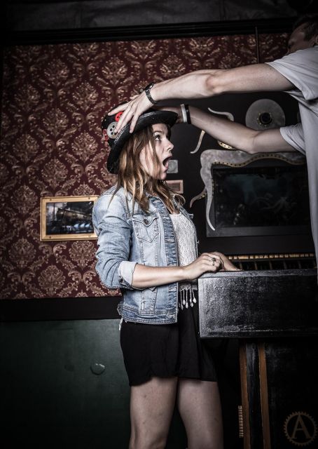 Escape Rooms by PanIQ Room in Budapest - The 1-hour game flow, from ringing the doorbell to the final minute