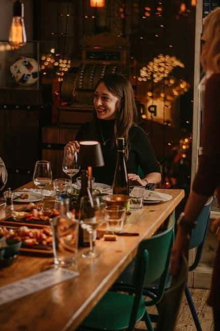 Food and Wine Tasting in Budapest by the Basilica - Meeting point, group size, and the 2-hour reality check