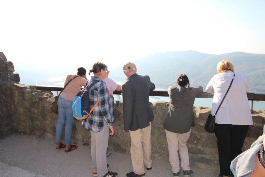 From Budapest: Danube Bend & Szentendre Tour with Lunch - Mária Valéria Bridge photo stop: a quick warm-up for the river views