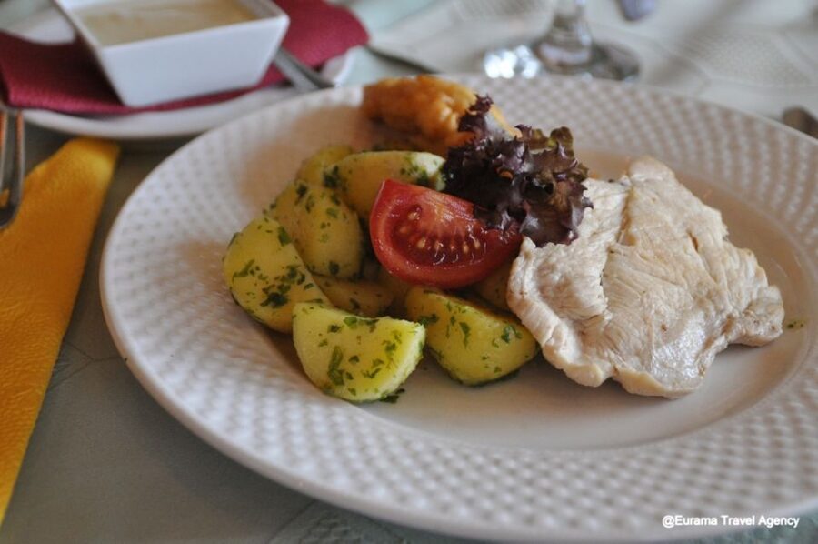 From Budapest: Full-Day Danube Bend Tour with Lunch - Returning to Budapest by Boat in Summer, or by Bus When Conditions Change