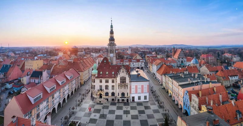 From Vienna: Bratislava& Budapest Day Tour with Photographer - Bratislava: medieval streets, guided walk, and castle views