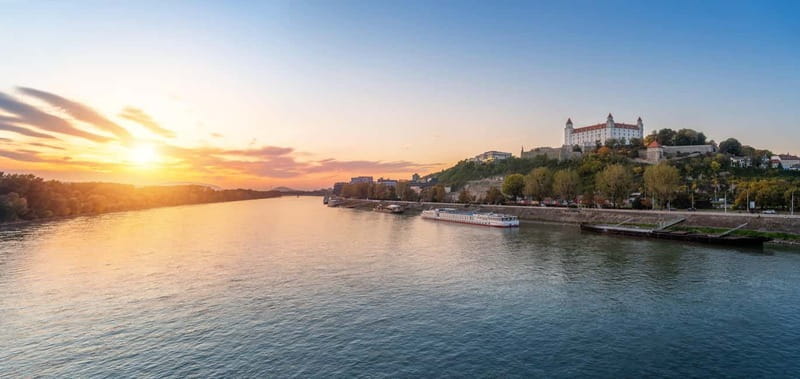 From Vienna: Bratislava & Budapest Guide One Day Tour - Why This One-Day Bratislava and Budapest Plan Works