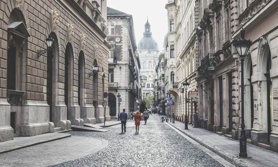 From Vienna: Bratislava & Budapest Guided one day Round Tour - A one-day sweep through Bratislava and Budapest