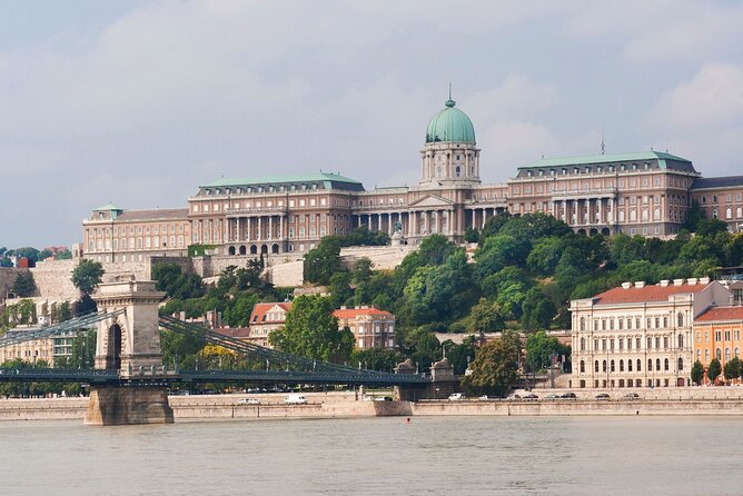 General sightseeing tour - City Park and Vajdahunyad Castle: architecture lovers get happy here