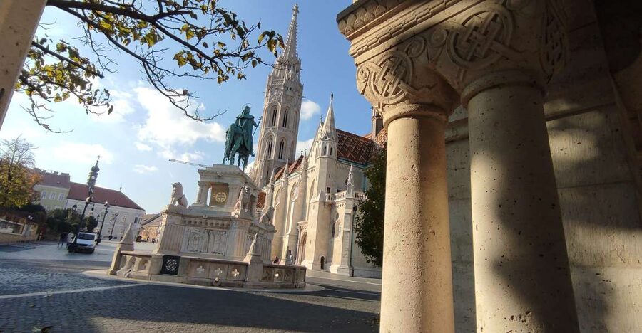 German guided tour through Budapest's castle district - Walking the Castle District so it finally makes sense