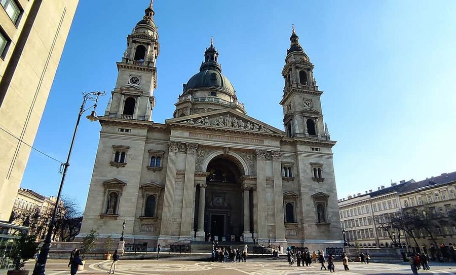 German speaking guided walking tour in Budapest - Key points to know before you go
