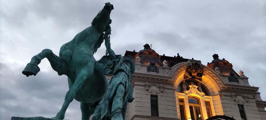 German speaking guided walking tour in Budapest - What you get after the walk: Restaurant choices and money saving