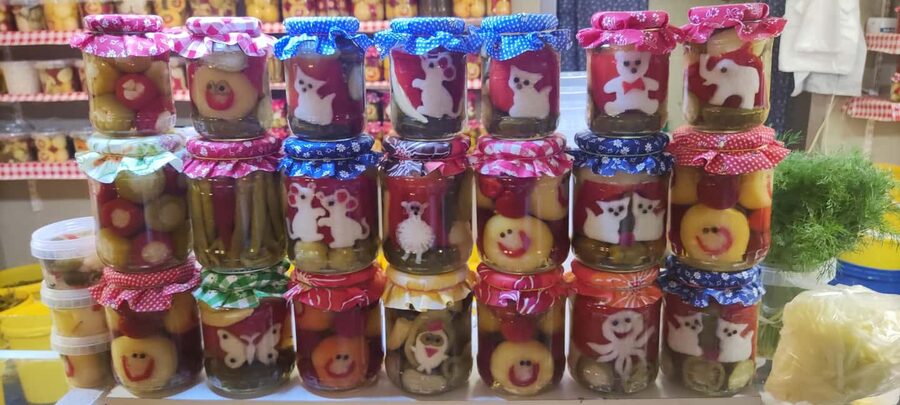 German tour: Central Market Hall of Budapest with tastings - The digital take-home pack: restaurant guide, receipt book, wine guide