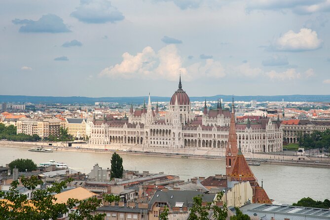 Guided Tour in Budapest Castle District - Stop 3: Fisherman’s Bastion panorama for photos and context