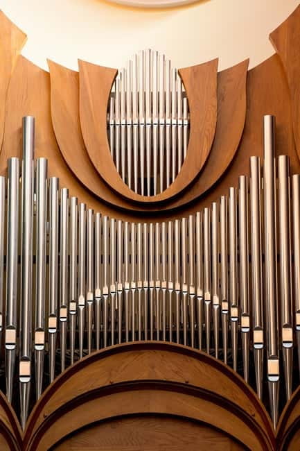 Hévíz: Majestic Sounds Organ Concert at the Blue Church - The Atmosphere Inside: Peaceful, Musical, and Family-Friendly