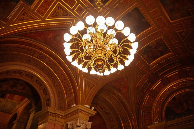 Highlights & Hidden Gems of Budapest Private Tour - Private guide from Heroes’ Square, how the 3-hour walk really works