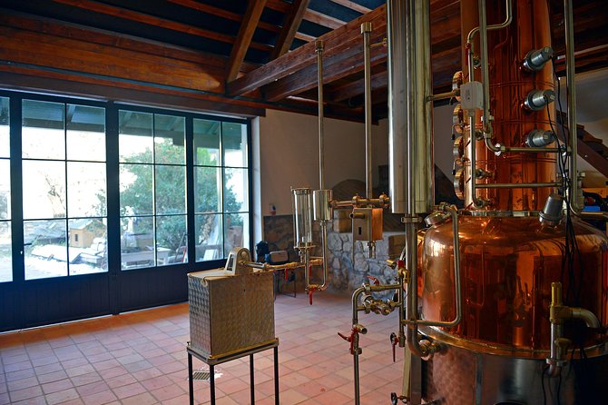 Hungarian pálinka distillery visit and tasting - What to Pair It With in a Budapest Trip