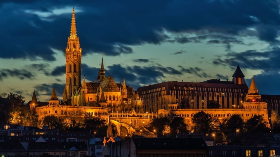 Iconic Budapest tour with Classic Russian Jeep and G-Wagon - Hungarian Parliament Building and the Pest-side sweep