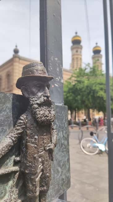 Jewish Budapest (German-language city tour) - The digital guides you get actually matter