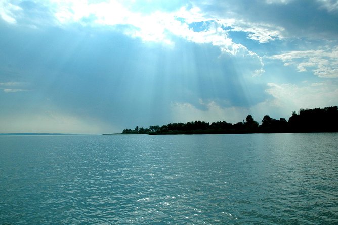 Lake Balaton & Cruise - Meeting point near Parliament, and why that matters