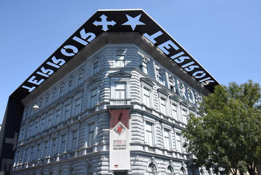 Life Behind the Iron Curtain, the communist Budapest private - A half-day Budapest route that turns monuments into meaning