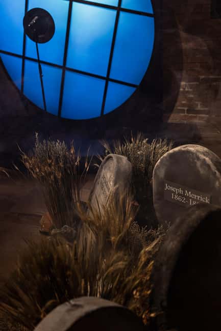 Michael Jackson HIStory Exhibition Entry Ticket - The interactive concert experience: when the exhibit turns from display to performance