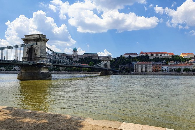 Private city tour by van - Why this 4-hour private van tour is great for first-time orientation