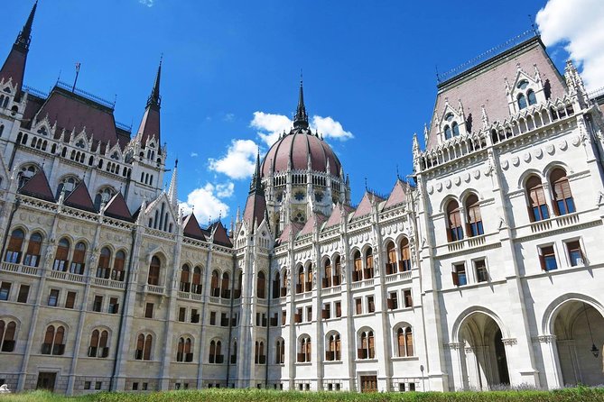 Private City Tour in Budapest 6 hours - Vajdahunyad Castle in City Park: architectural cosplay with real meaning