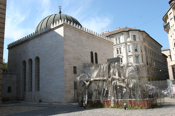 Private Jewish Heritage Tour including Hotel Pickup - Carl Lutz, the Orthodox Jewish quarter, and Kazinczy Street Synagogue