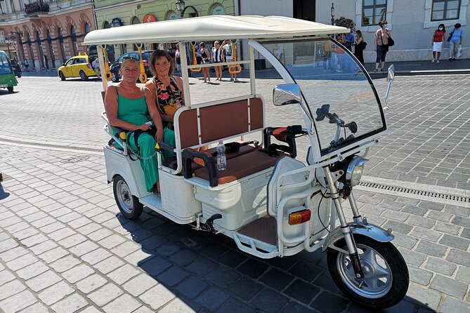 Private Sightseeing Tour using Electric Tuk Tuk Ride in Budapest - Parliament break, Great Synagogue photos, and the bridges that link both sides