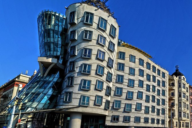 Private Transfer from Budapest to Prague with 2 hours for sightseeing - Vehicle Options That Match Group Size and Luggage
