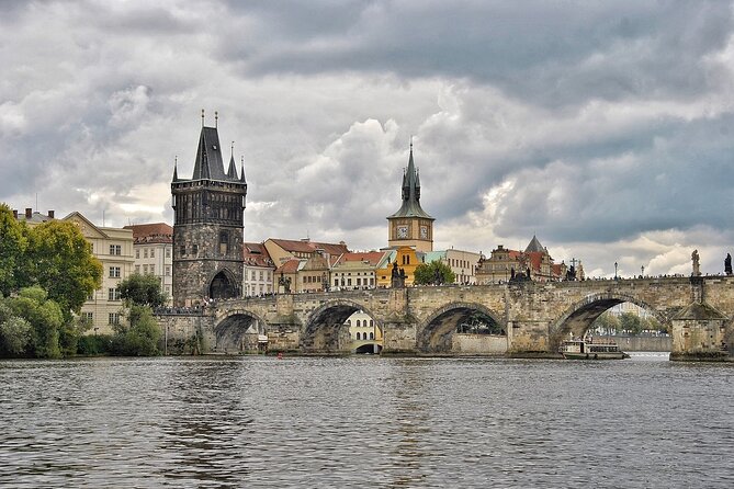 Private Transfer from Budapest to Prague with 2 hours for sightseeing - Price and Value: When This Private Ride Makes Sense