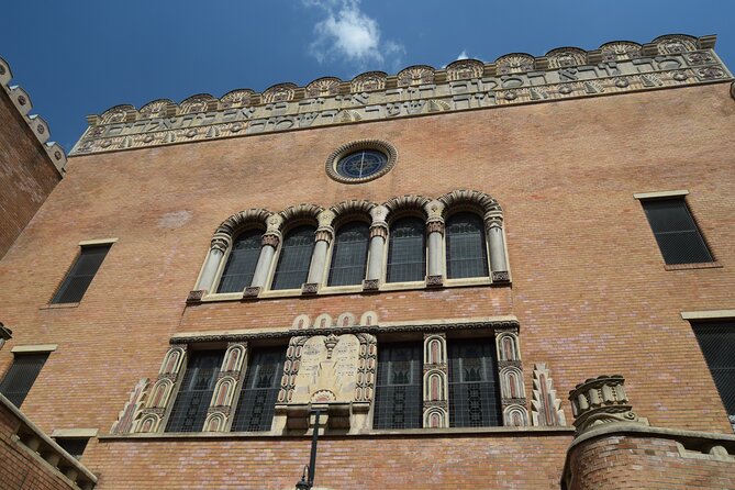 Private Walking Tour in The Jewish District Budapest - Kazinczy 55: the façade, the mystery, and what you notice next