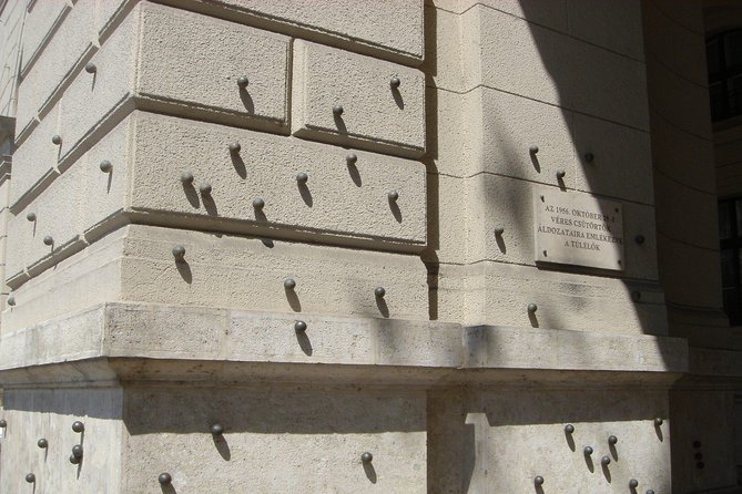 Rise Against the Soviet: The 1956 Revolution - Private Tour - Radio Budapest on Sándor Bródy Street: begging for help beyond Hungary