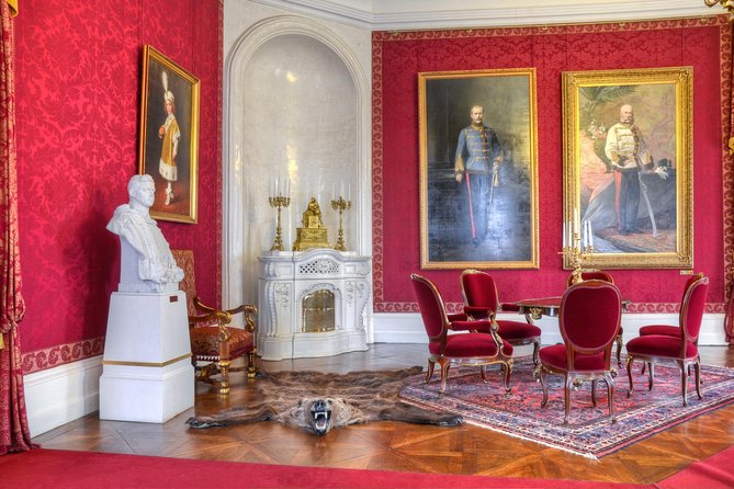 Sisi's Godollo Palace Tour from Budapest - Crowd Levels and the Reality of a 30-Person Group