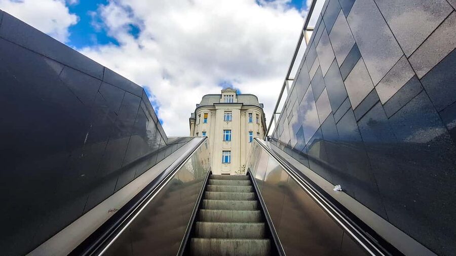 Street photography with your smartphone, tour of Budapest - The Drone Moment: Why Being Photographed Changes Your Photos