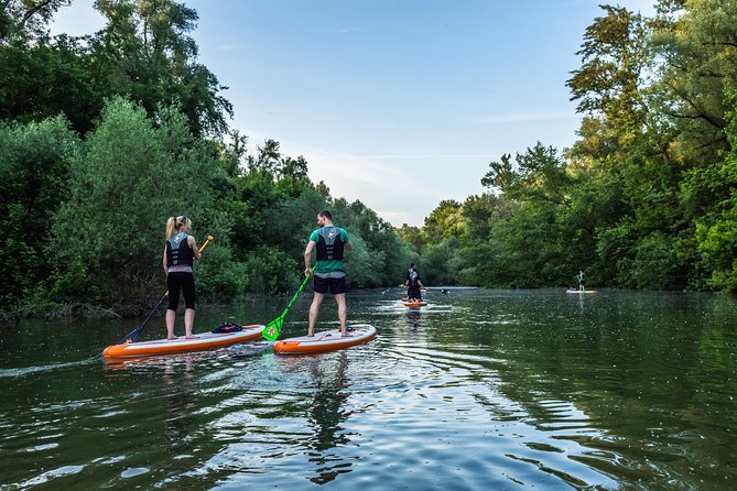 SUP Budapest: Sunset tour - Entering the Danube at sunset, without the big-tour feeling