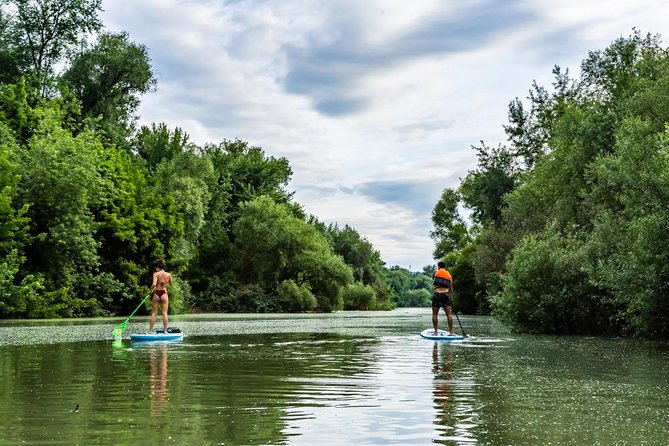 SUP Budapest: Sunset tour - Safety choices: life jackets first, leashes handled carefully