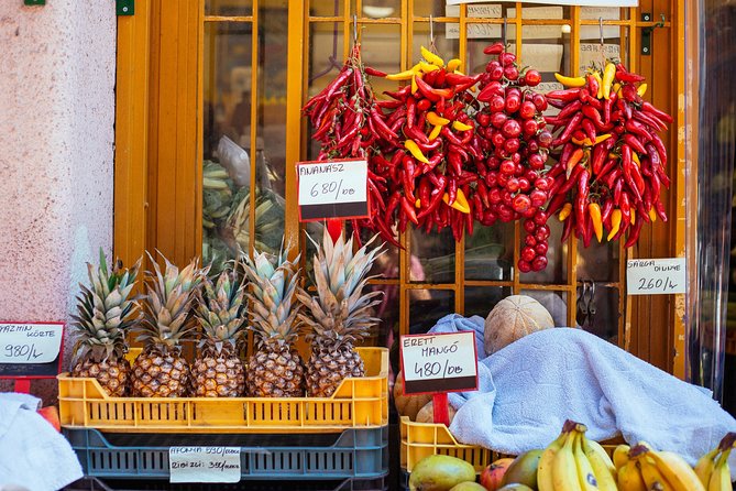 The Award-Winning Private Food Tour of Budapest: 6 or 10 Tastings - Why this private Budapest tasting format feels different