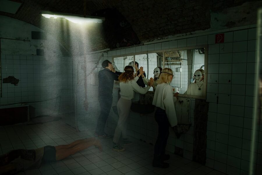 The Real Saw | Escape Room by PÁNiQ SZOBA - Arriving at PÁNiQ SZOBA and stepping into the horror