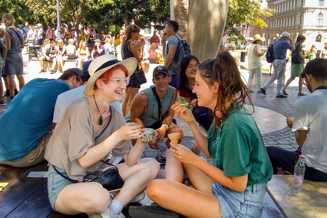 Vegan Hungarian Food Tour / Local delights - A 3-hour lunch mission from Deák Ferenc tér
