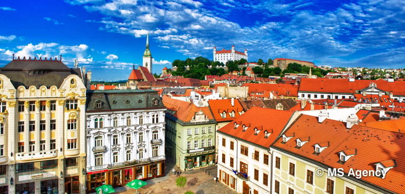 Vienna: Budapest & Bratislava Two Capitals Day Trip - Pest Free Time for Cafés and Danube Walks