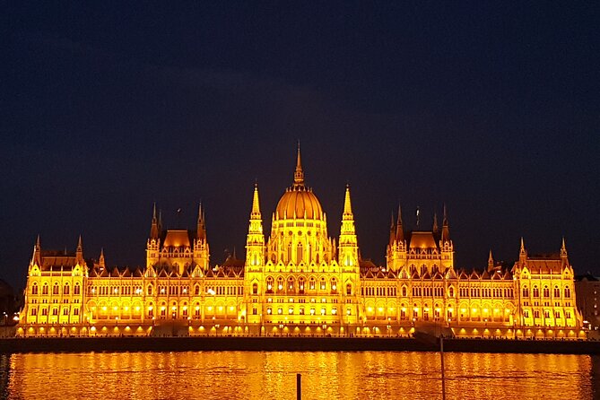 Welcome to Budapest Evening Walk - Korzo and the Danube Promenade: Panoramas, Urban Art, and Heroes
